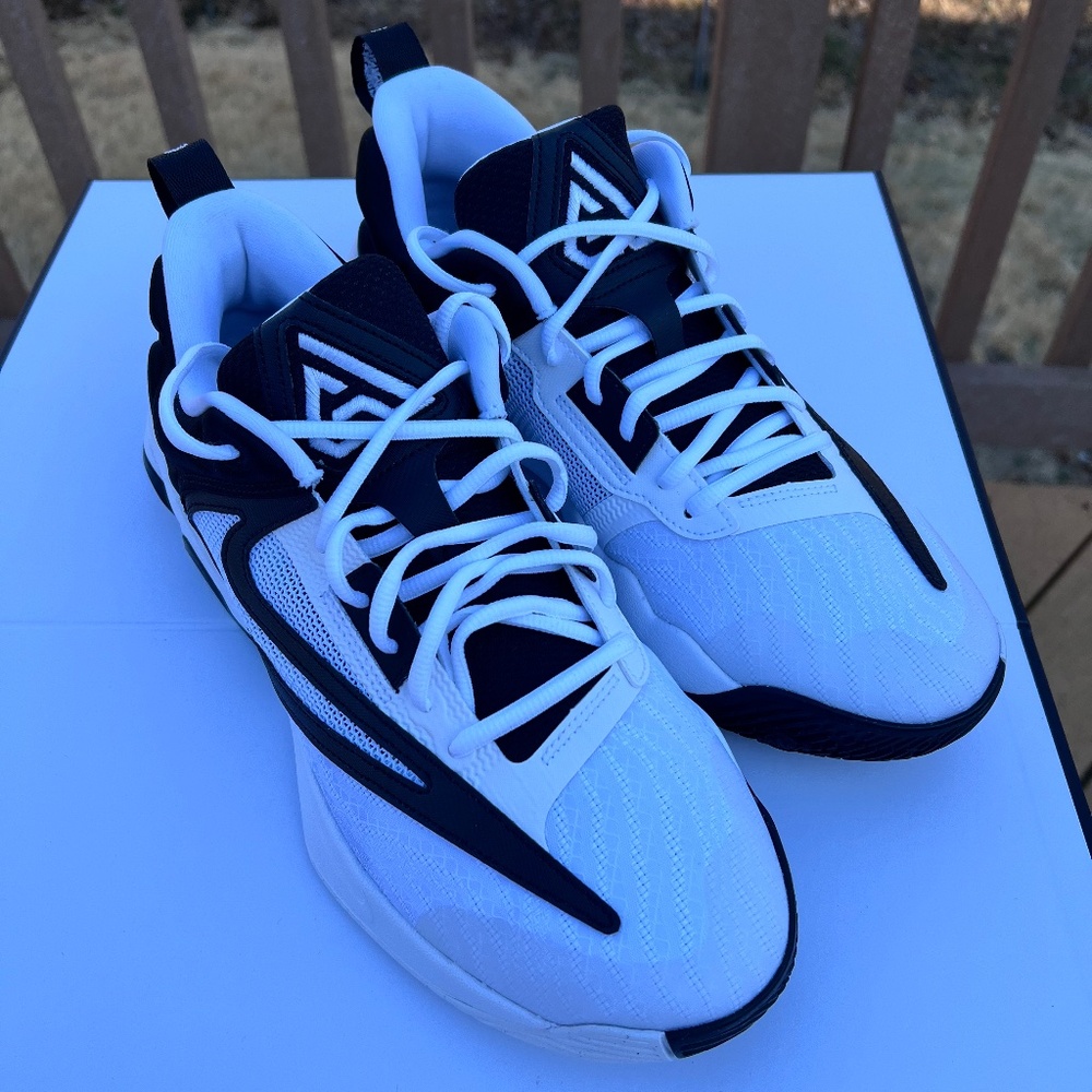 Nike Giannis Immortality 3 White Black Men’s 10.5 DZ7533-100